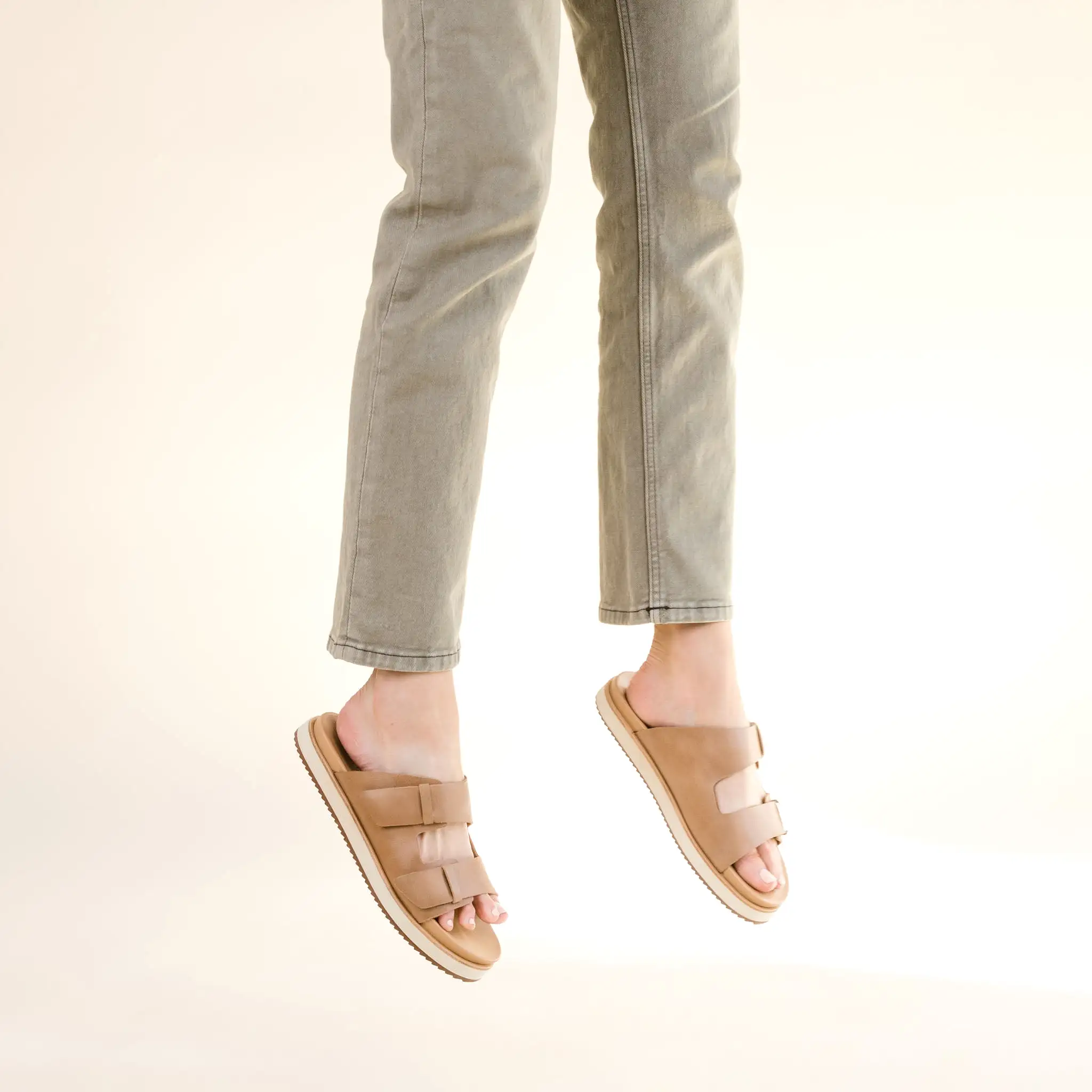 Ella Flatform Slide Almond